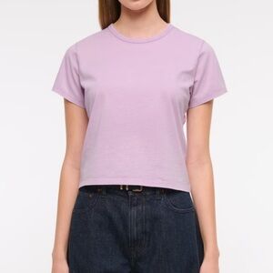 Abercrombie & Fitch Essential Body Skimming Tee women’s size medium shirt